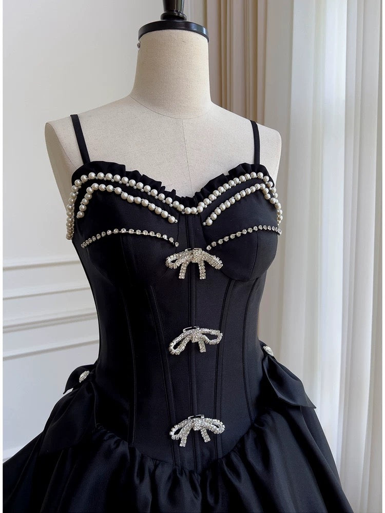 Elegantes A-Linie Spaghettiträger Kleines Schwarzes Satin Ärmellos Formal Kurz Homecoming Kleid für die 8. Klasse Sommer Mittelschule Hoco Kleider Cocktailkleid Geburtstags-Outfits W990