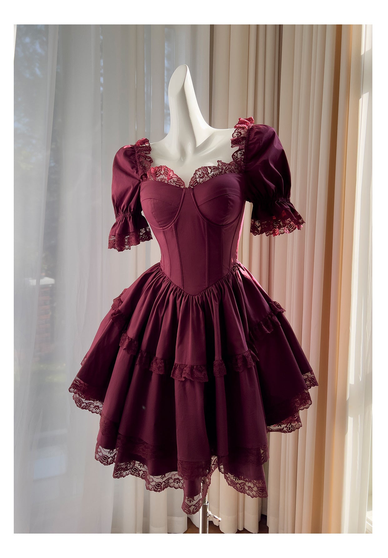 Vintage Ball Gown Sweetheart Burgundy Satin Grad Dress Inspo Short Mini Formal 8th Grade Homecoming Dresses High School Hoco Court Dress Graduation Dress Cocktail 18th Birthday Outfits D1945