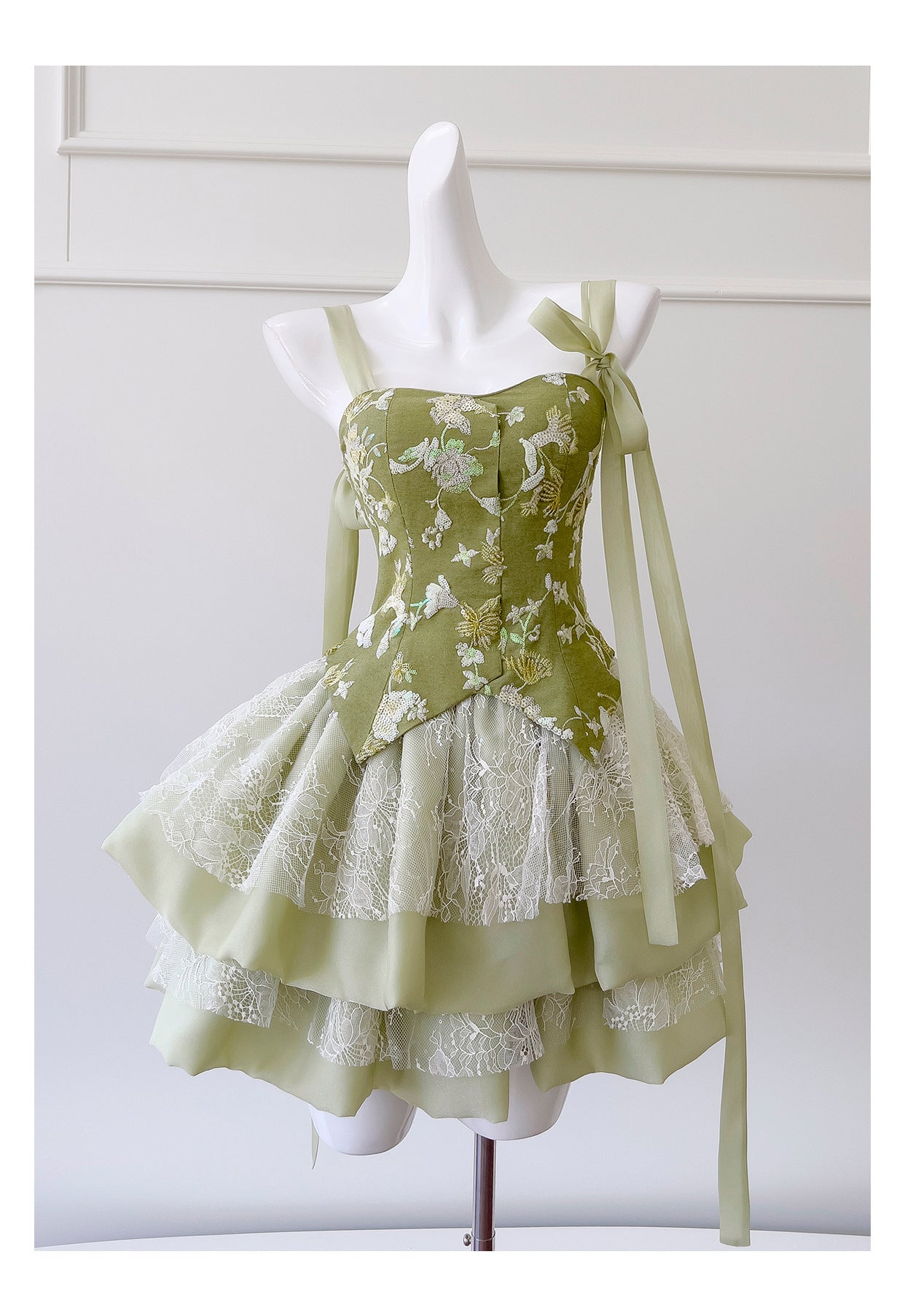 Vintage Ball Gown Spaghetti Straps Green Satin Grad Dress Inspo Short Mini Formal 8th Grade Homecoming Dresses High School Hoco Court Dress Graduation Dress Cocktail Outfits D1950