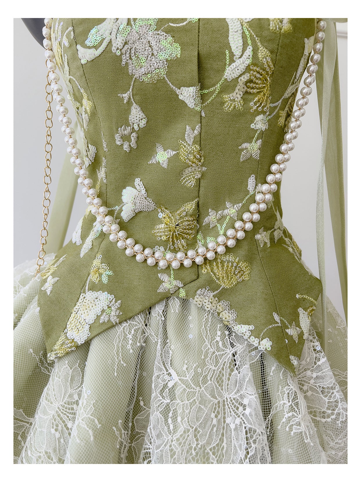 Vintage Ball Gown Spaghetti Straps Green Satin Grad Dress Inspo Short Mini Formal 8th Grade Homecoming Dresses High School Hoco Court Dress Graduation Dress Cocktail Outfits D1950
