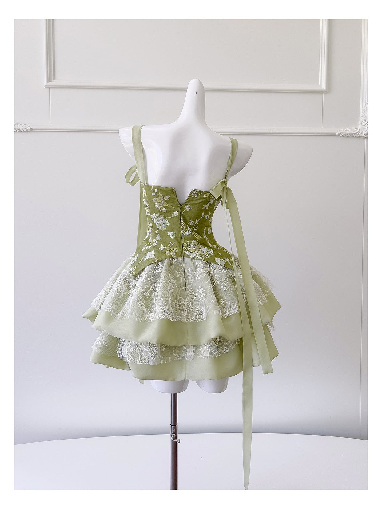 Vintage Ball Gown Spaghetti Straps Green Satin Grad Dress Inspo Short Mini Formal 8th Grade Homecoming Dresses High School Hoco Court Dress Graduation Dress Cocktail Outfits D1950