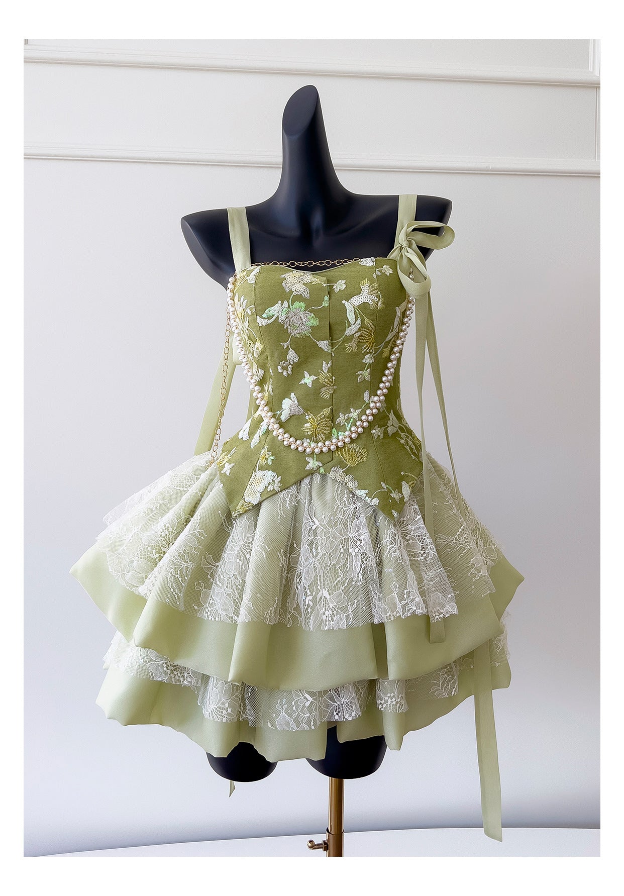 Vintage Ball Gown Spaghetti Straps Green Satin Grad Dress Inspo Short Mini Formal 8th Grade Homecoming Dresses High School Hoco Court Dress Graduation Dress Cocktail Outfits D1950