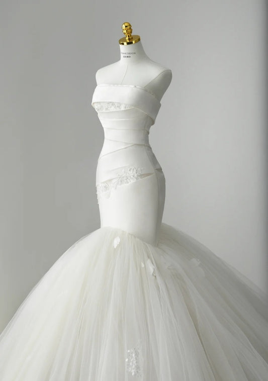 Elegant White Wedding Dress Tulle Strapless Mermaid Bridal Gowns Sleeveless Birdal Dress DP05101