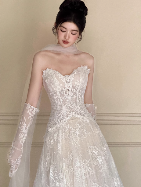 Robe de mariée classique trapèze en dentelle blanche, décolleté en cœur, minimaliste, DP1645