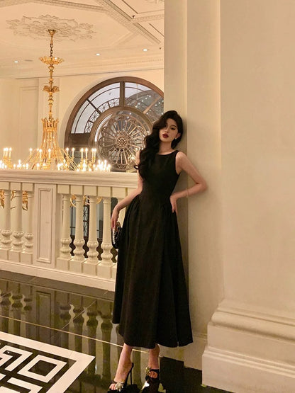 Robe de bal sexy noire sans manches, coupe trapèze, décolleté plongeant, tenue d'été pour anniversaire, W813