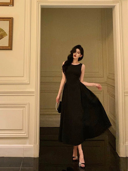 Robe de bal sexy noire sans manches, coupe trapèze, décolleté plongeant, tenue d'été pour anniversaire, W813