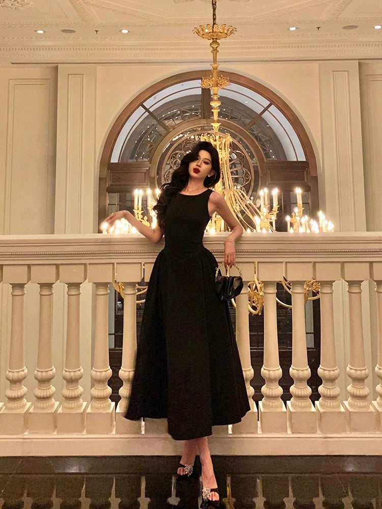 Robe de bal sexy noire sans manches, coupe trapèze, décolleté plongeant, tenue d'été pour anniversaire, W813