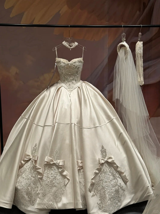 Modest White Strapless Satin Long Ball Gown Elegant Embroidered Applique Wedding Dress Cute Quinceanera Dress DH2713