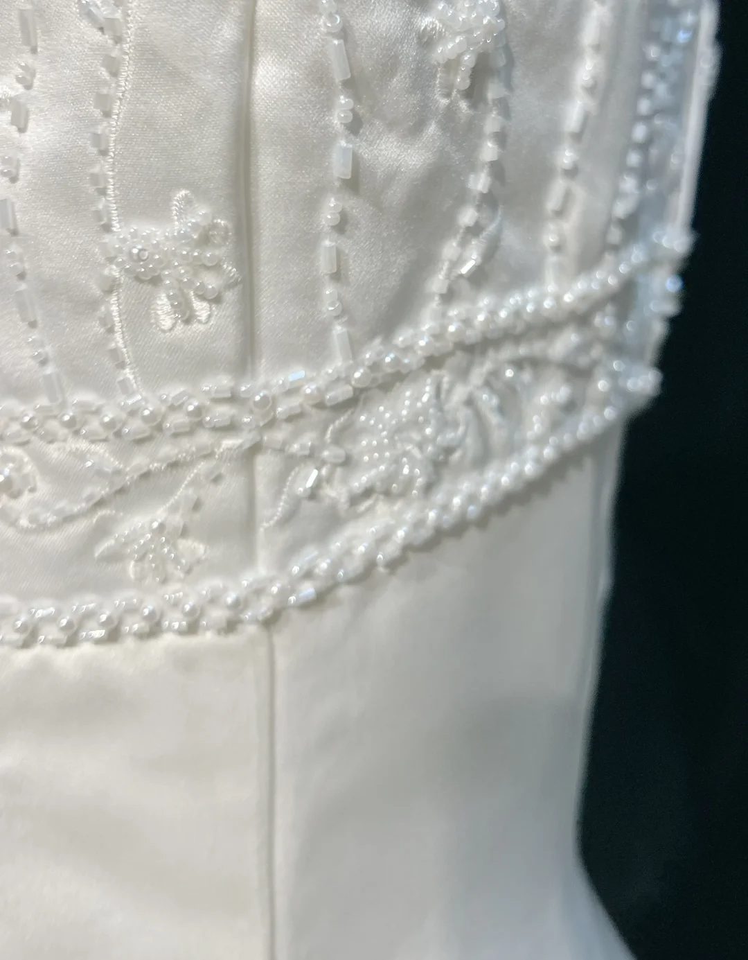 Vintage Bridal Gown A line Spaghetti Straps Sleeveless Pearls Long White 70s Wedding Dresses Elegant Bridal Gowns DH1111