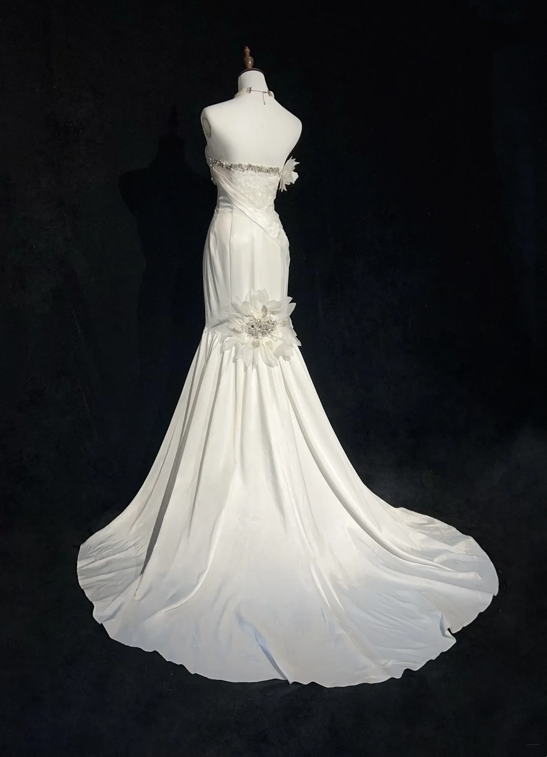 Unique Bridal Gown Mermaid Strapless Chiffon Sleeveless White 50s Wedding Dresses Modest Bridal Gowns DH1114