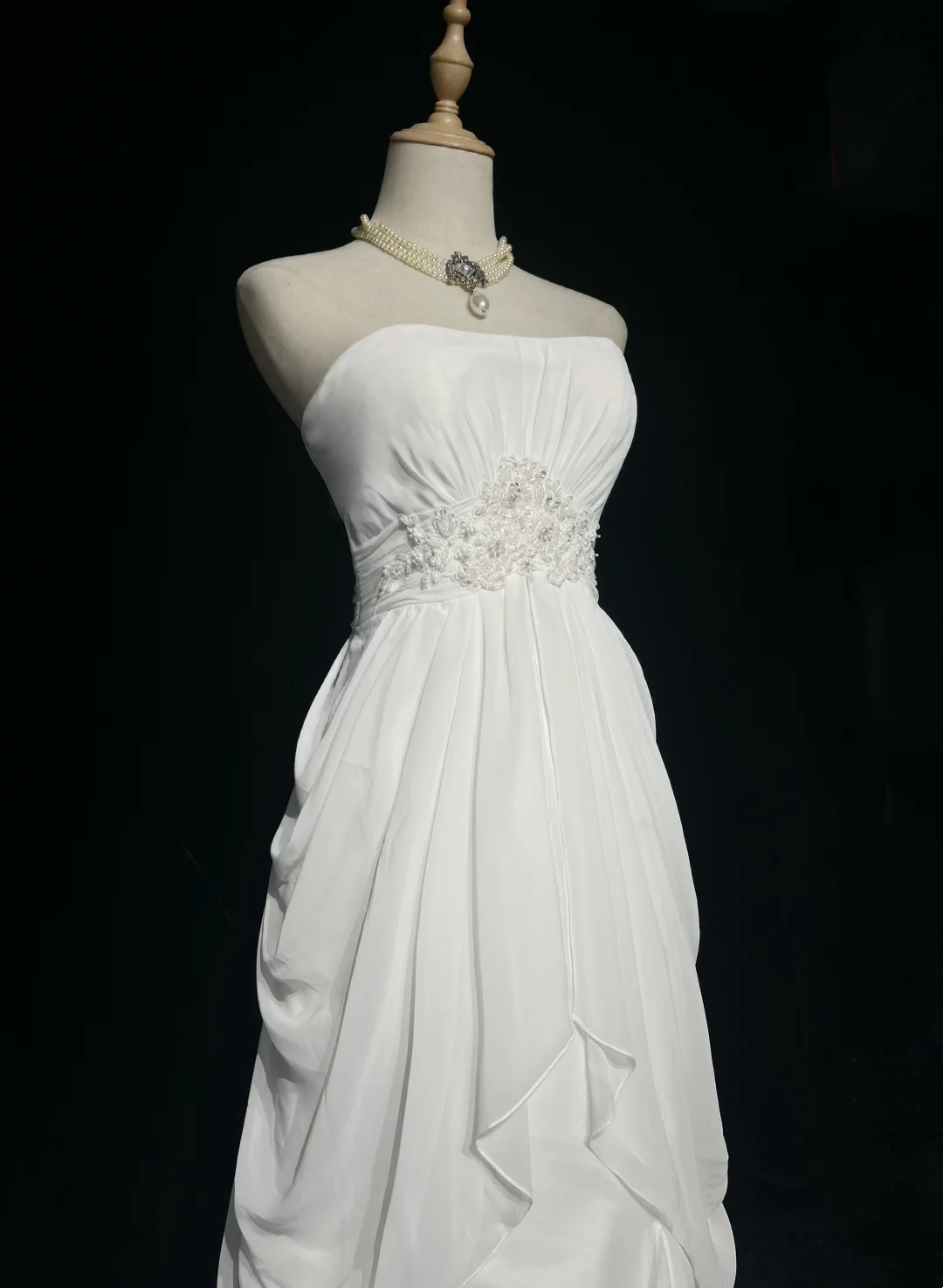 Retro Bridal Gown 1960s A line Strapless Sleeveless Chiffon Pleated Beads Long White Wedding Dresses Elegant Bridal Gowns DH1119