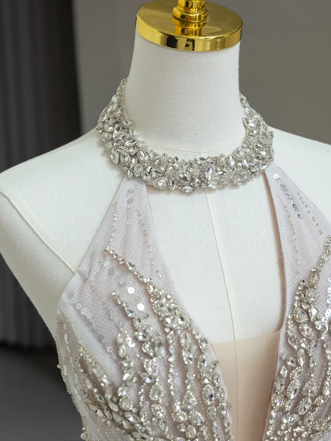 Modest Bridal Gown Mermaid Scoop Neck Tulle Silver Beads Long White Wedding Dresses Elegant Bridal Gowns DH1136