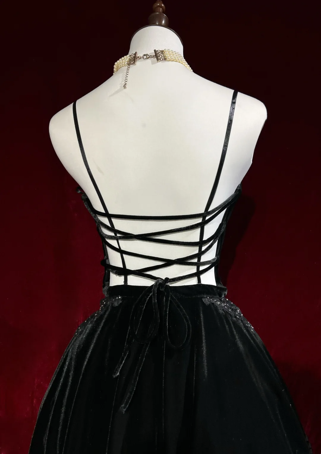 Vintage A line Spaghetti Straps Black Velvet Mini Short Formal 8th Grade Homecoming Dresses Summer Middle School Hoco Dress 20th Birthday Outfits DH1161