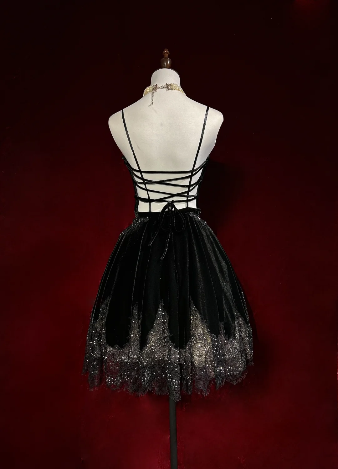 Vintage A line Spaghetti Straps Black Velvet Mini Short Formal 8th Grade Homecoming Dresses Summer Middle School Hoco Dress 20th Birthday Outfits DH1161