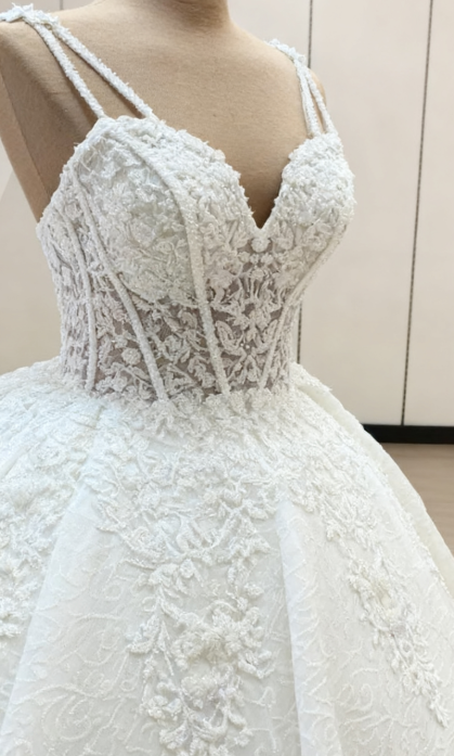 Classic Wedding Dress Ball Gown Spaghetti Straps White Lace Wedding Dresses Dreamy Bridal Gowns DH1227