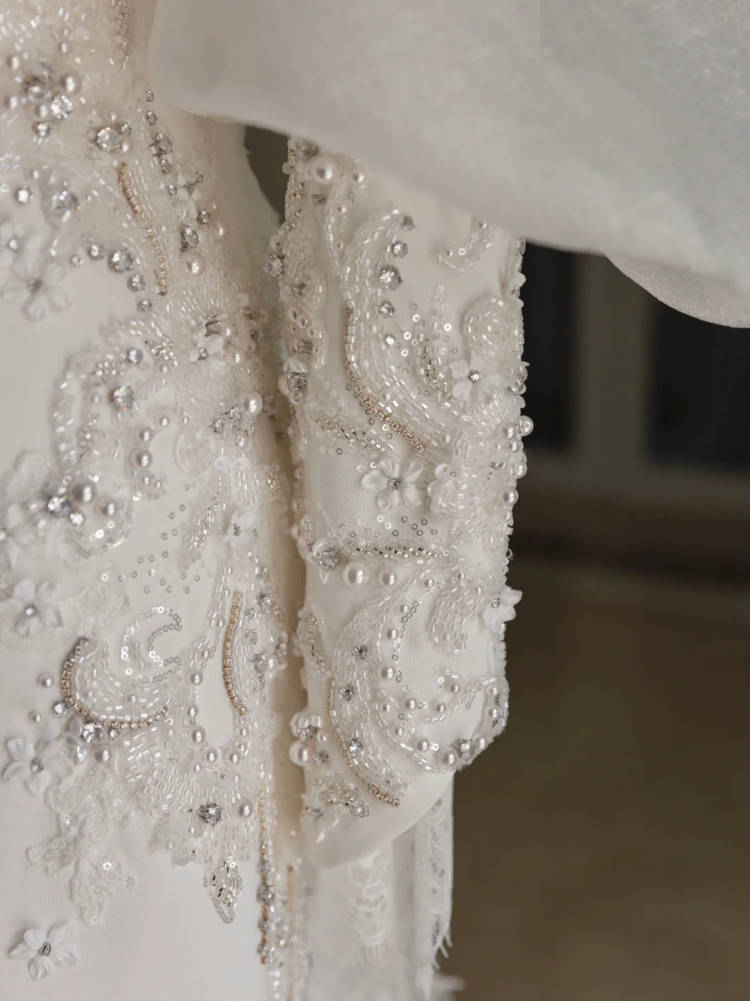 Retro Bridal Dress Mermaid V Neck Long Sleeves Satin Wedding Dress With Lace Wedding Dresses Modest Wedding Gowns DH1294