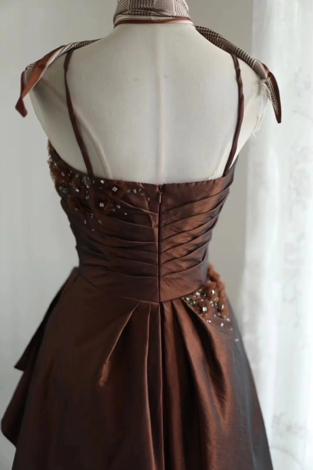 Retro A line Spaghetti Straps Brown Taffeta Mini Short Formal 8th Grade Homecoming Dresses Middle School Short Prom Dress Hoco Outfits DH1317