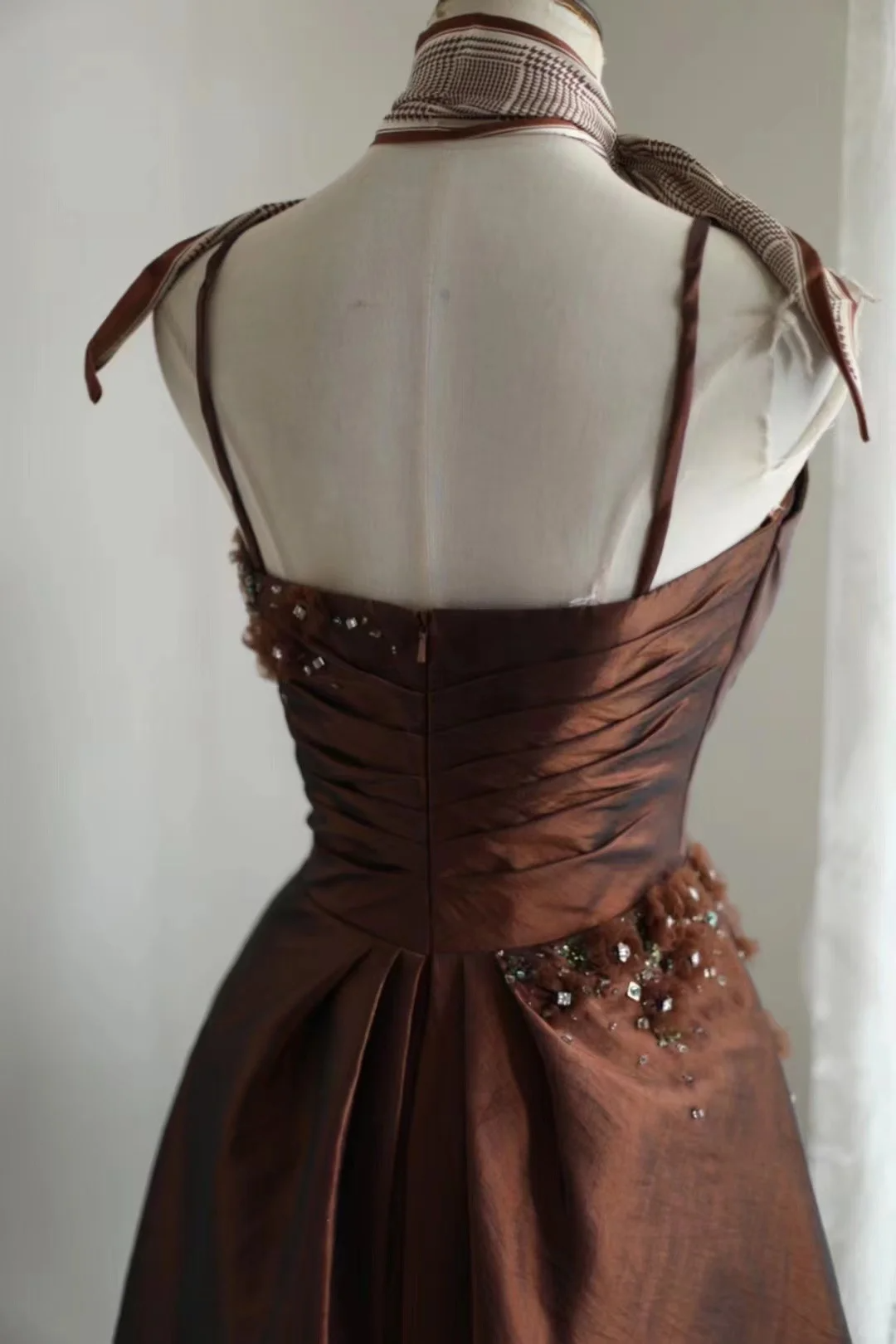 Retro A line Spaghetti Straps Brown Taffeta Mini Short Formal 8th Grade Homecoming Dresses Middle School Short Prom Dress Hoco Outfits DH1317