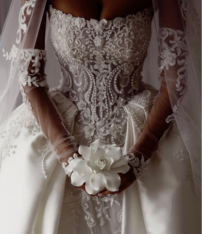 Beautiful Ball Gown Sweetheart Sleeveless White Satin Pleated White Pearls Beads Wedding Dress Modest Wedding Dresses Princess Wedding Gowns DH1483