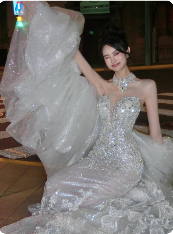 Luxury Mermaid Sweetheart Sleeveless Sequin With Pearls Beads Wedding Dress Modest Wedding Dresses Princess Wedding Gowns DH1487