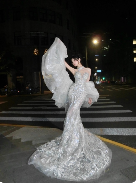 Luxury Mermaid Sweetheart Sleeveless Sequin With Pearls Beads Wedding Dress Modest Wedding Dresses Princess Wedding Gowns DH1487