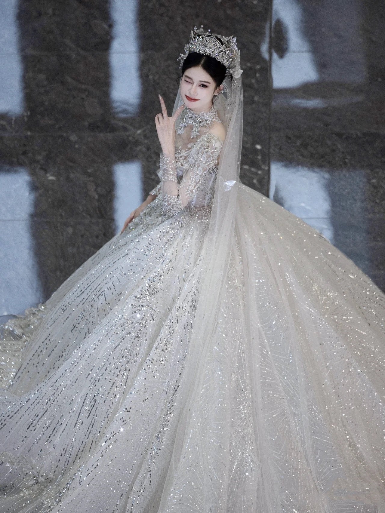 Luxury Ball Gown Sweetheart Sequin With Lace White Wedding Dress Modest Wedding Dresses Princess Wedding Gowns DH1494