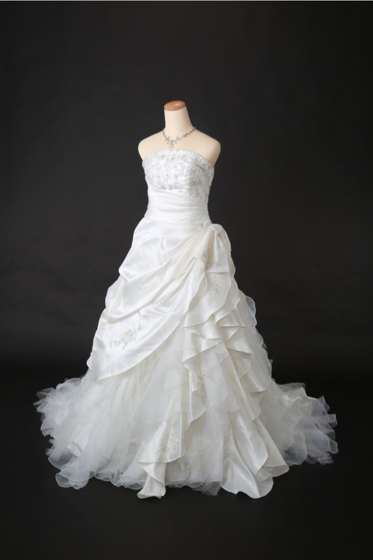 Vintage Wedding Gown Bridal Dress Ball Gown Strapless Satin Wedding Dress White Wedding Dresses Modest Wedding Gowns DH1502