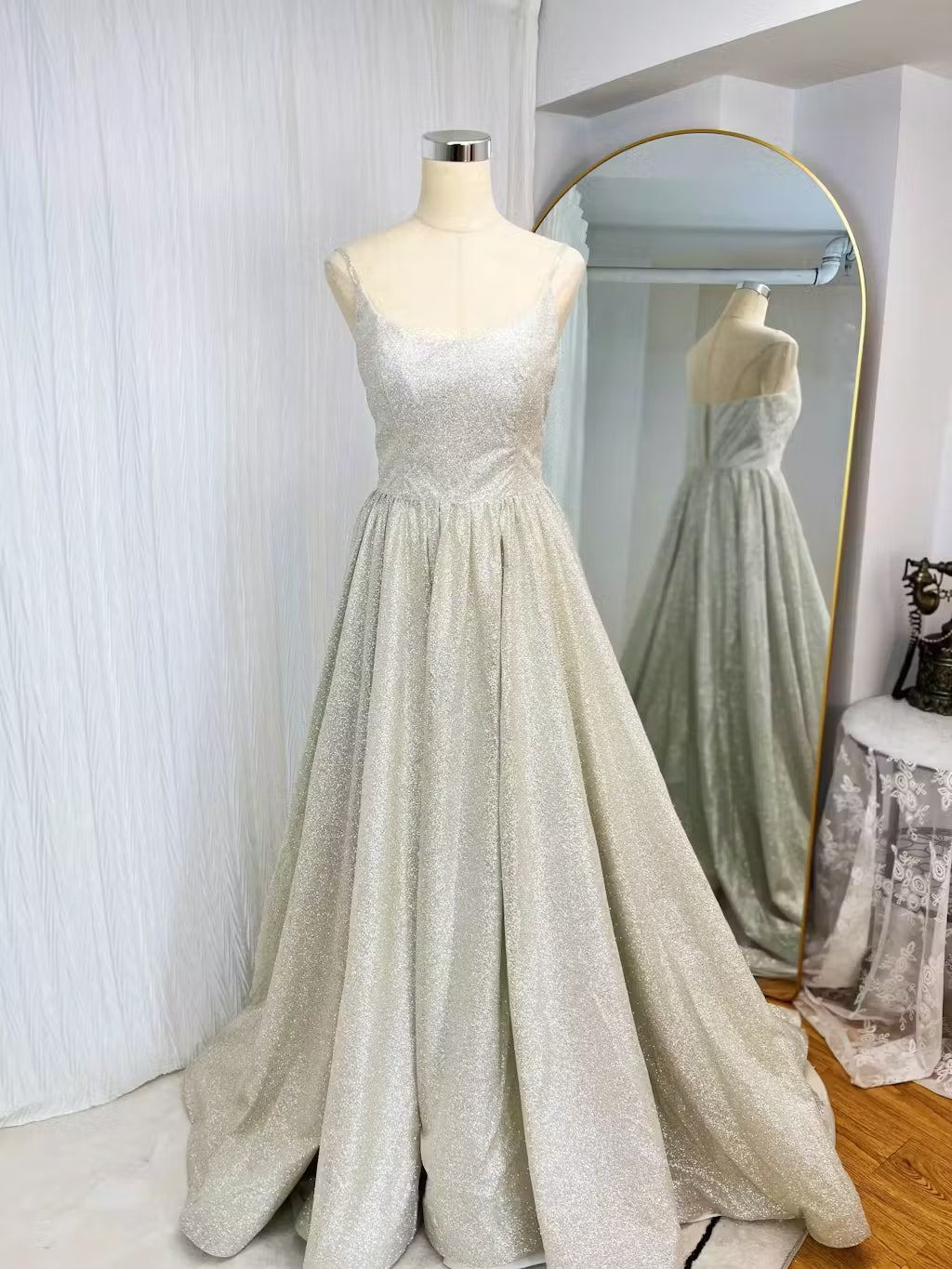 Unique Bridal Dress A line Spaghetti Straps White Sequin Long Wedding Dresses Simple Bride Dress Bridal Gowns DH1511