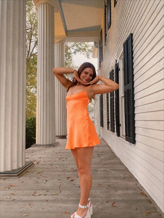 Robe de soirée courte en satin orange à bretelles spaghetti, style trapèze, tenue de cocktail dos nu, style collège, DH1722