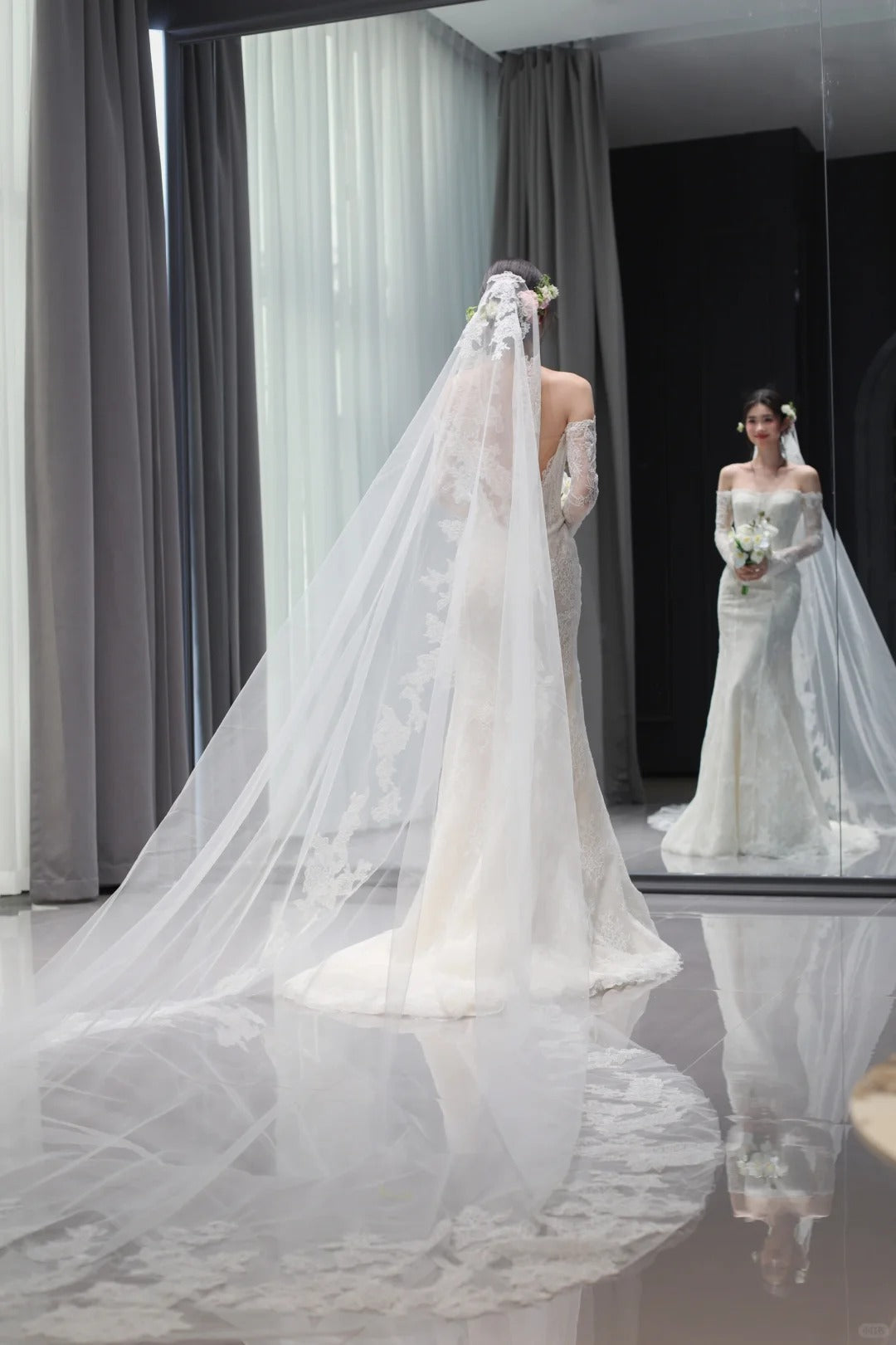 Romantic Wedding Gown Bridal Dress Mermaid Off The Shoulder Wedding Dress White Lace Wedding Dresses Modest Wedding Gowns DH1770