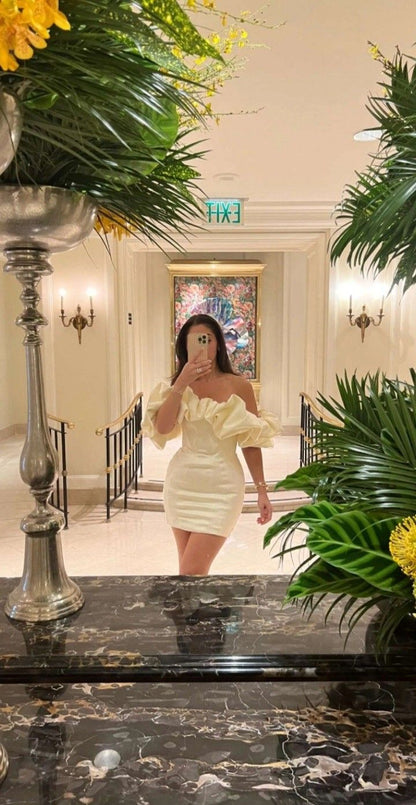 Classy Sheath Off The Shoulder Ivory Short Mini Formal 8th Grade Homecoming Dresses High School Hoco Court Dress Graduation Dress Hoco Outfits DH1829