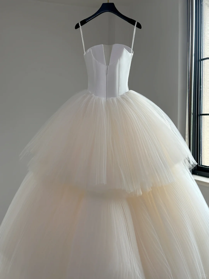 Dreamy Wedding Gown Bridal Dress Ball Gown Strapless Tulle Wedding Dress Long Sleeves Wedding Dresses Modest Wedding Gowns DH2049