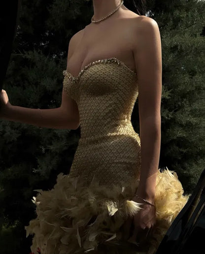 Pretty Sheath Sweetheart Gold Sequin Beads Feathers Short Formal Homecoming Dress Middle School Short 21st Birthday Outfits Graduation Dress Mini Cocktail Dresses DH2152
