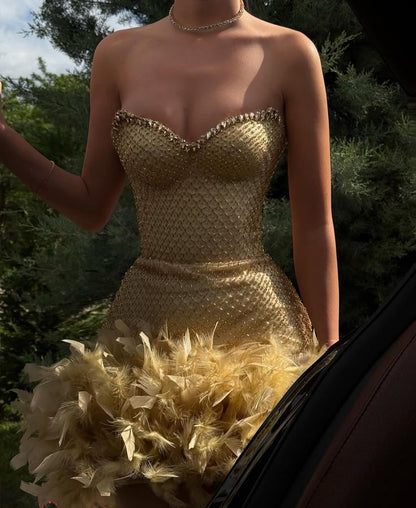 Pretty Sheath Sweetheart Gold Sequin Beads Feathers Short Formal Homecoming Dress Middle School Short 21st Birthday Outfits Graduation Dress Mini Cocktail Dresses DH2152