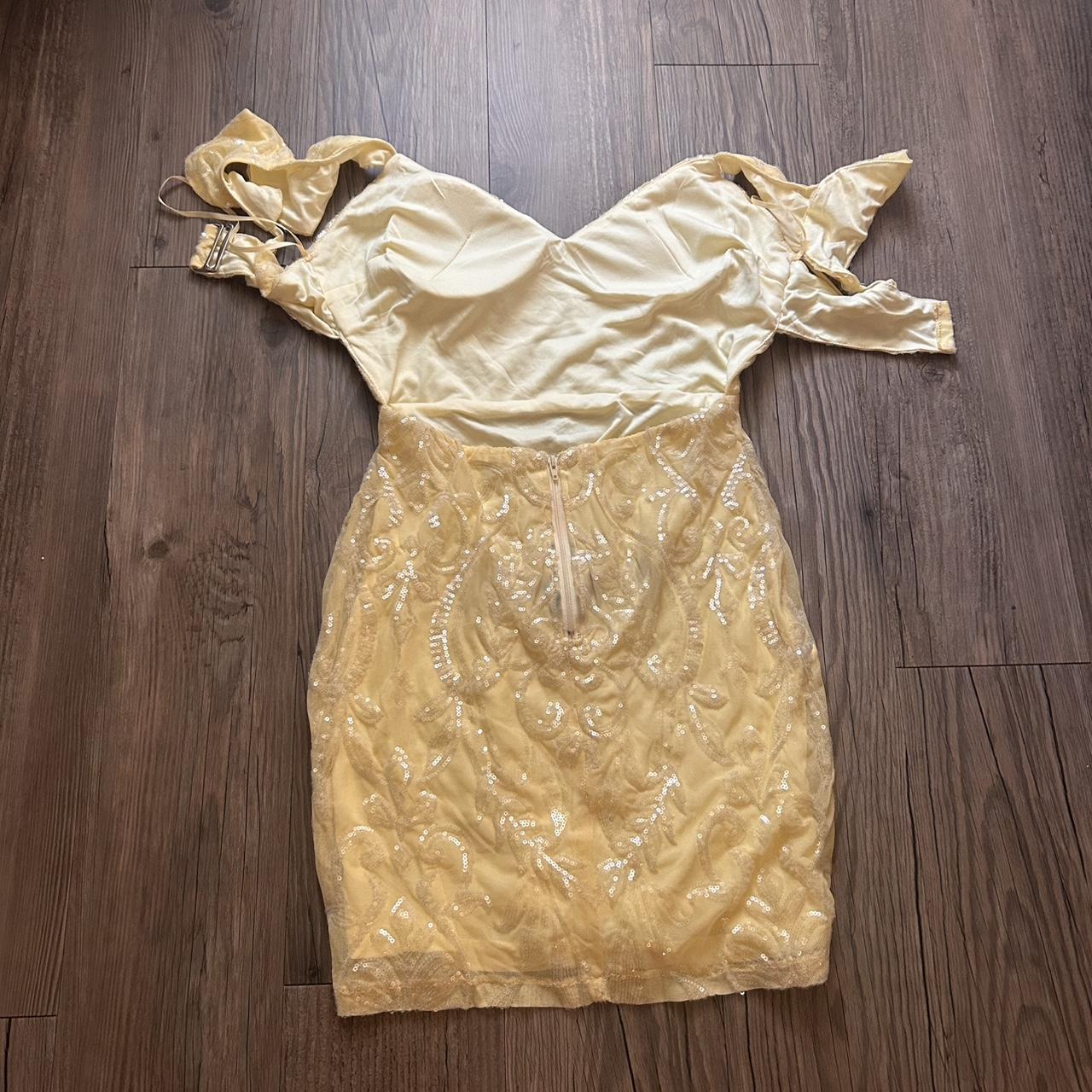 Pretty A line V Neck Yellow Sequin Formal Homecoming Dresses Short 21st Birthday Outfits Graduation Dress Mini Cocktail Dresses DH2270
