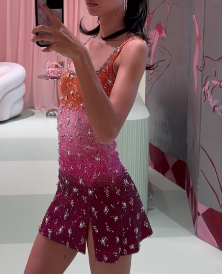 Pretty Sheath Square Neck Pink Sequin Formal Homecoming Dresses 18th Birthday Outfits Graduation Dress Short Hoco Dresses DH2523