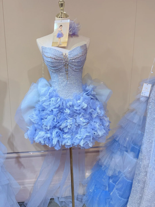 Robe de bal mignonne en tulle bleu ciel clair, décolleté en cœur, courte, mini, formelle, pour le bal de fin d'année, pour le collège, tenues Hoco DH2558