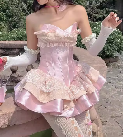 Robe de bal princesse en satin rose avec décolleté en cœur et dentelle, courte, formelle, pour le bal de fin d'année, pour le collège, tenues Hoco DH2597