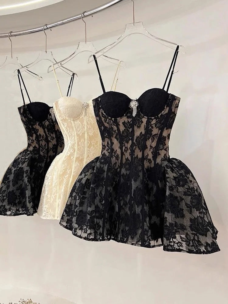 Robe de bal courte en dentelle noire à bretelles spaghetti, tenue de soirée de 4e année, tenue de cocktail Hoco DH2626