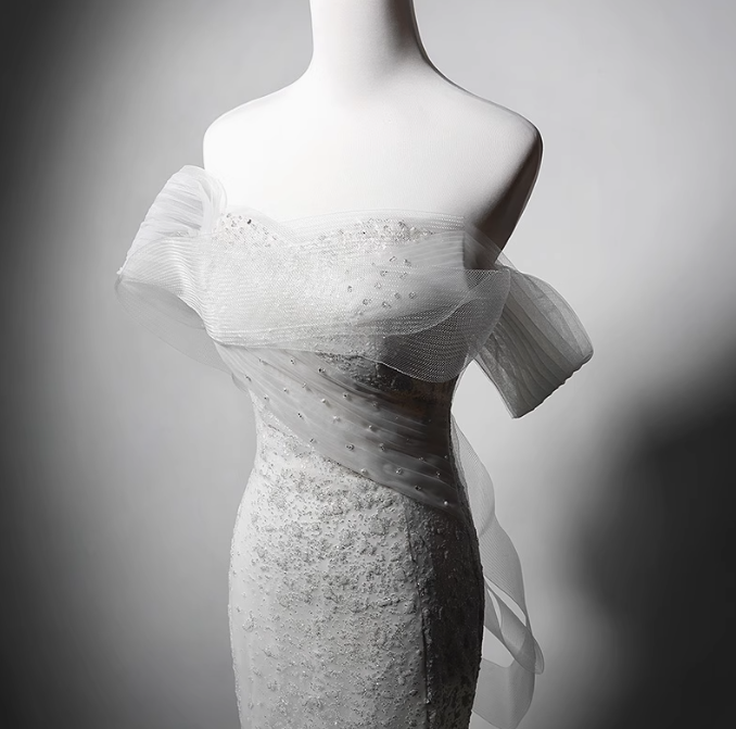 Elegant White Mermaid Evening Gowns Off-the-shoulder Tulle Long Prom Dress Modest Sleeveless Formal Dress DH2747