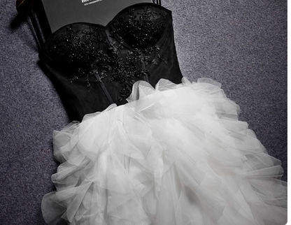 Fashion Black/Gray Long Ball Gown Tiered Tulle Evening Gown Modest Formal Dress Cute 18th Birthday Outfit DH2748