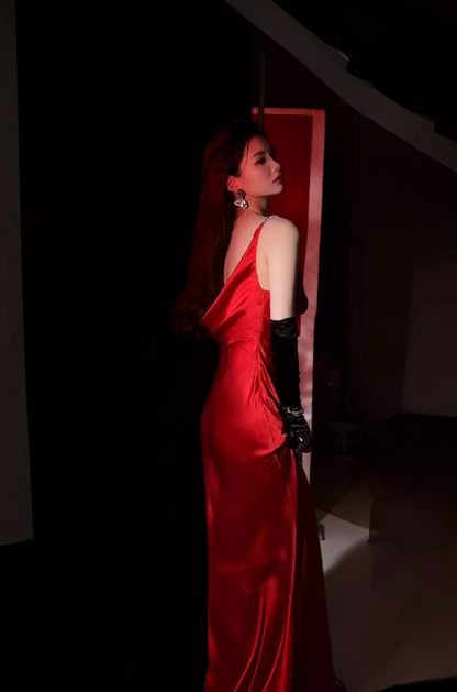Modest Burgundy Spaghetti Strap Long Evening Gown Sheath Elegant Satin Formal Dress Open Back Party Dress  DH2754