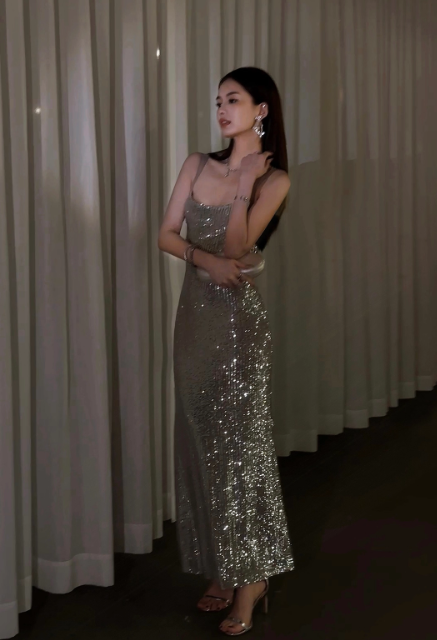 Modest Silver Spaghetti Strap Long Evening Gown Sheath Elegant Beaded Formal Dress Open Back Party Dress  DH2755