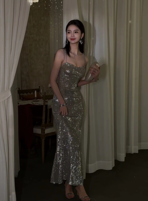 Modest Silver Spaghetti Strap Long Evening Gown Sheath Elegant Beaded Formal Dress Open Back Party Dress  DH2755