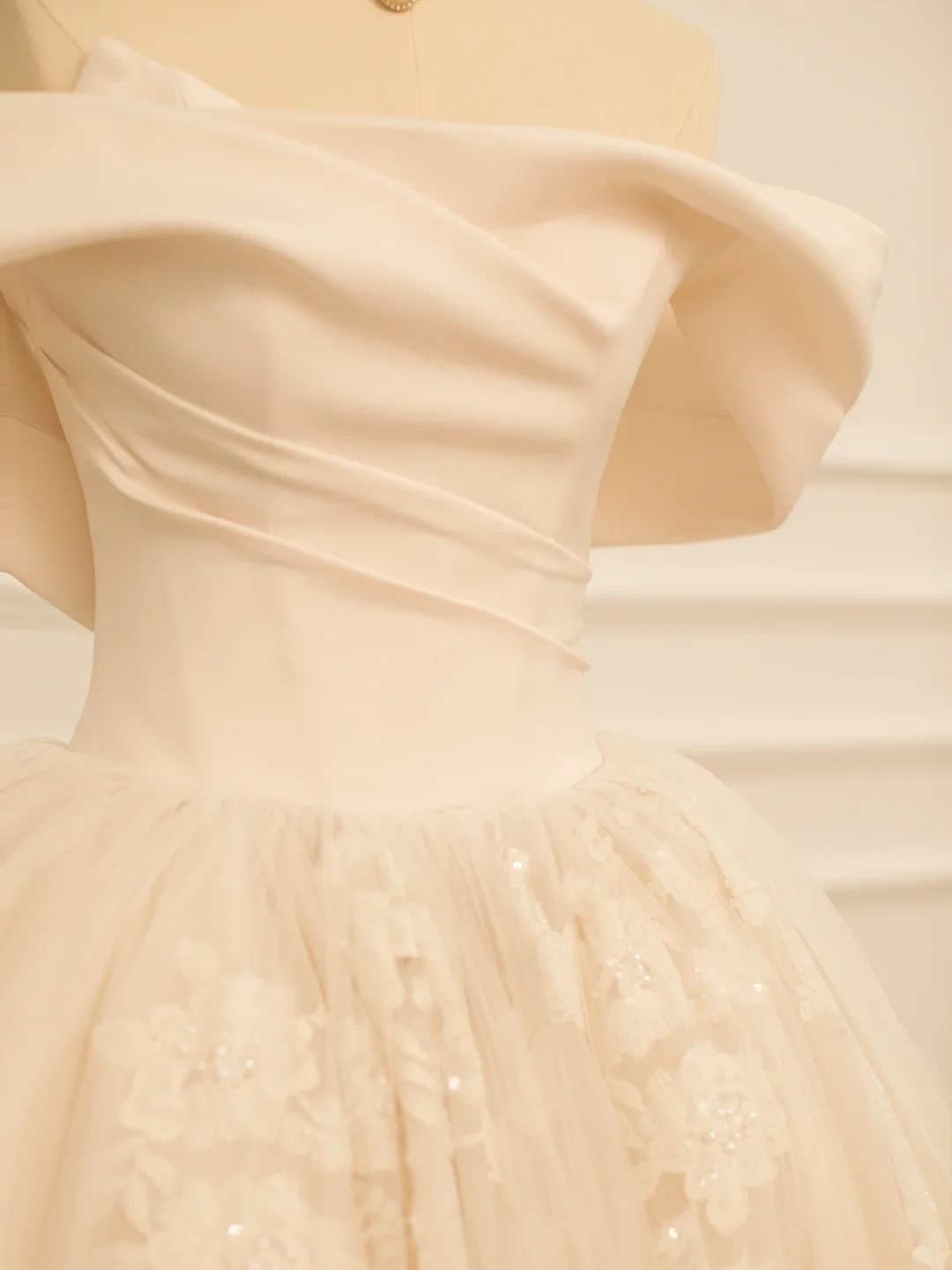 Elegant Wedding Dress Ball Gown Off The Shoulder Short Sleeves Ivory Tulle Summer Long Wedding Dresses Bride Dress Bridal Gowns DH360