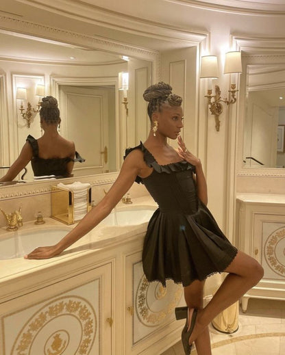 Pretty A line Square Neck Little Black Dress Satin Short Mini Formal 8th Grade Homecoming Dresses Summer Middle School Hoco Dress Homecoming Outfits DH708