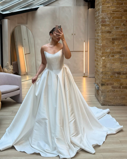 Classy Elegant Wedding Dress Ball Gown Strapless Satin White Wedding Dresses Bridal Gowns DH729