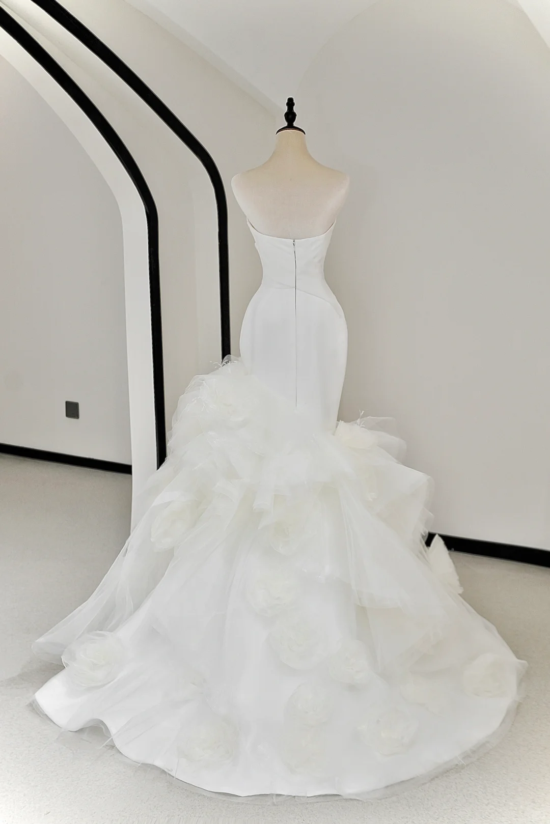 Unique Bridal Gown Mermaid Strapless White Satin Long Wedding Dresses Elegant Brides Gowns DH734