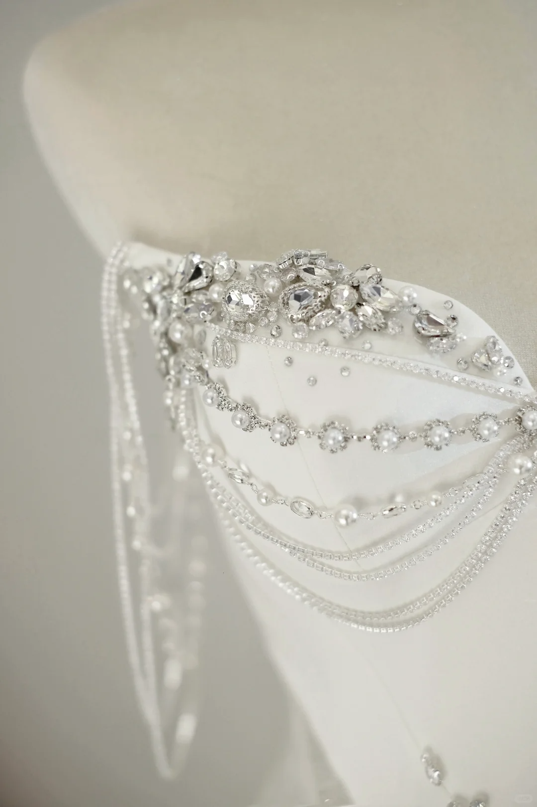 Unique Bridal Gown A Line Sweetheart White Satin Long Wedding Dresses With Silver Beads Elegant Brides Gowns DH738
