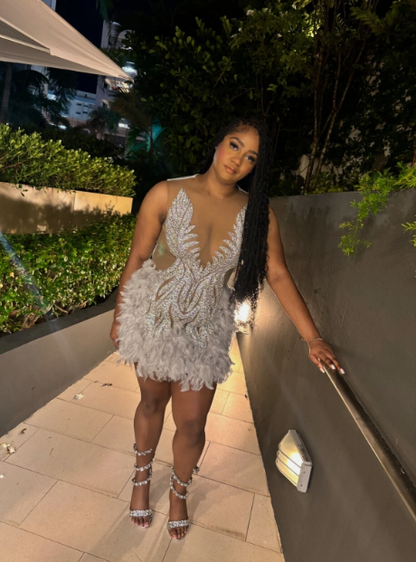 Pretty Sheath V Neck Sleeveless Silver Sequin Short Mini Feathers Formal 8th Grade Homecoming Dresses Summer Middle School Hoco Dress Homecoming Outfits DH824